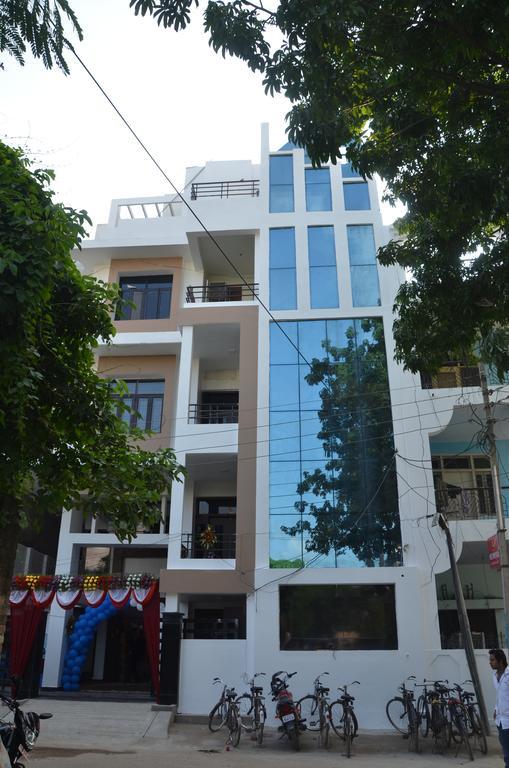 Hotel Park Plaza Varanasi Exterior photo