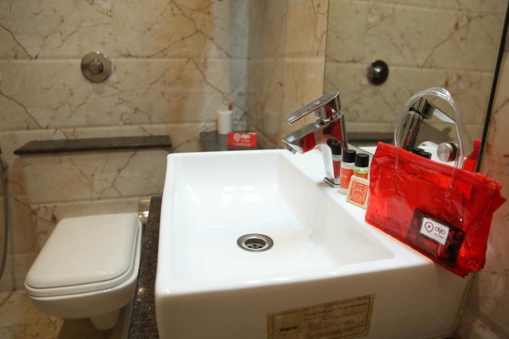 Hotel Park Plaza Varanasi Exterior photo