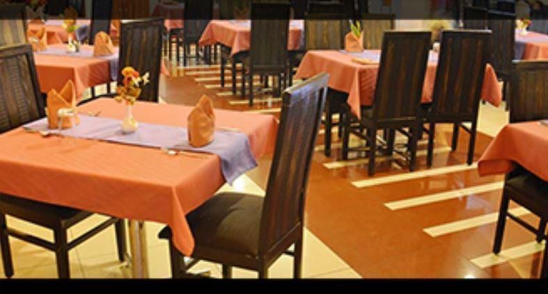 Hotel Park Plaza Varanasi Exterior photo